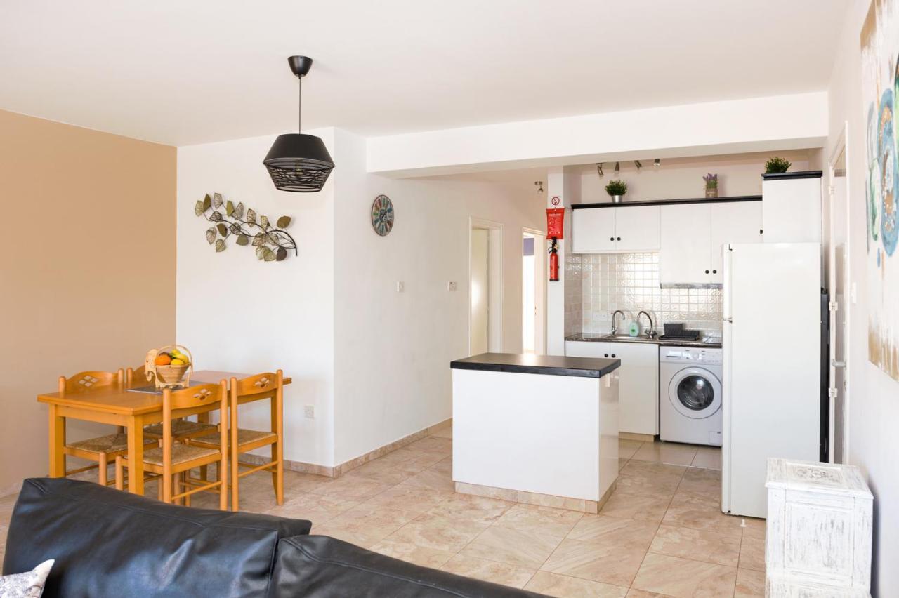Sofia Apartment 700M Away From The Beach Паралимни Екстериор снимка