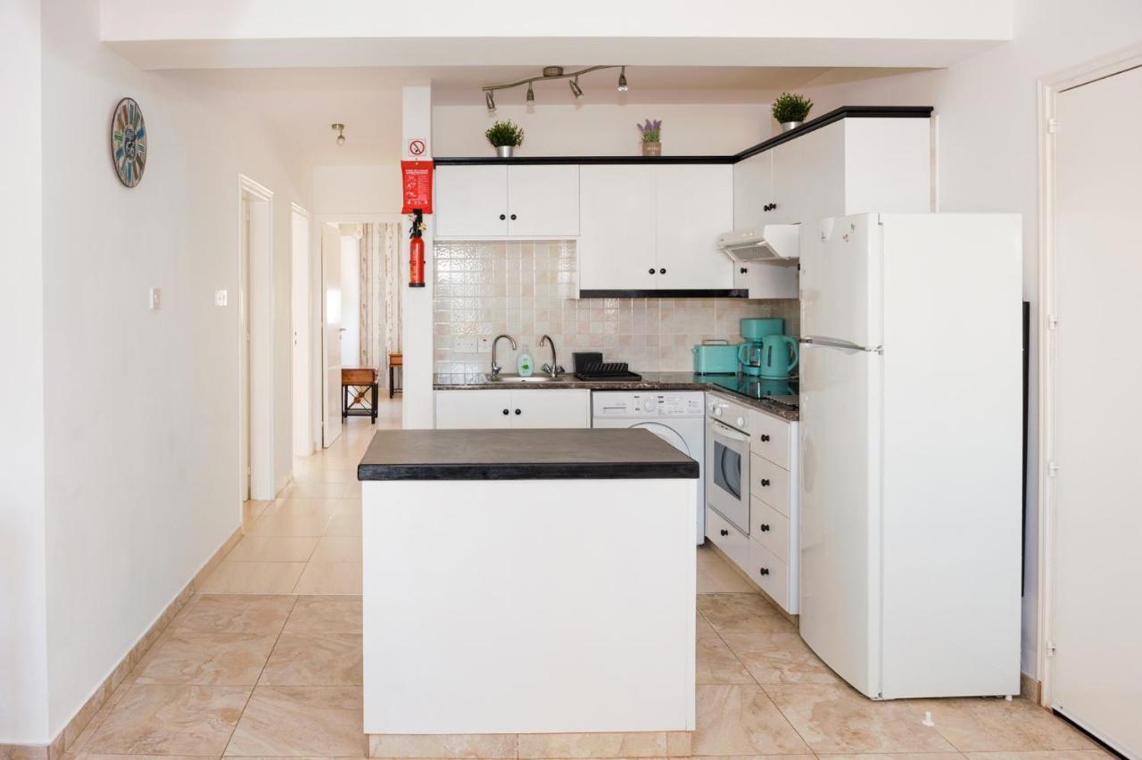 Sofia Apartment 700M Away From The Beach Паралимни Екстериор снимка