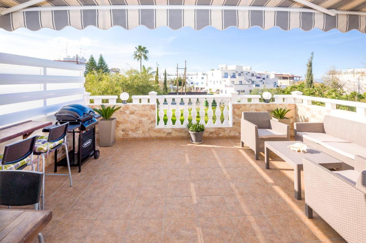 Sofia Apartment 700M Away From The Beach Паралимни Екстериор снимка